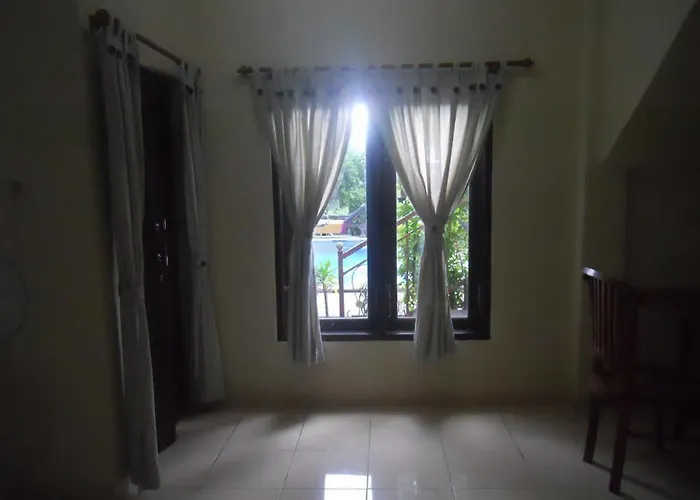 Yunni Guesthouse 2*